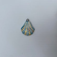 Load image into Gallery viewer, 16. shell talisman
