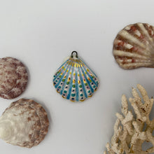 Load image into Gallery viewer, 35. shell talisman