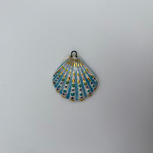 Load image into Gallery viewer, 35. shell talisman