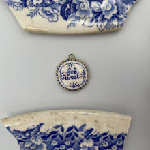 Load image into Gallery viewer, 47. fok weet talisman