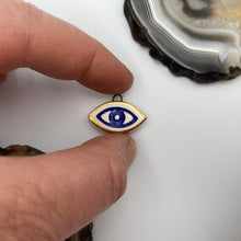 Load image into Gallery viewer, 142. small blue eye talisman
