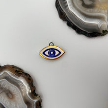 Load image into Gallery viewer, 142. small blue eye talisman