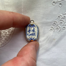 Load image into Gallery viewer, 15. fok weet talisman