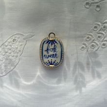 Load image into Gallery viewer, 15. fok weet talisman