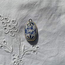 Load image into Gallery viewer, 68. fok weet talisman