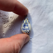 Load image into Gallery viewer, 74. fok weet talisman