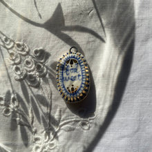 Load image into Gallery viewer, 100. fok weet talisman