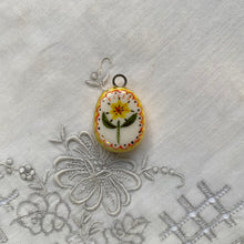 Load image into Gallery viewer, 31. flower talisman