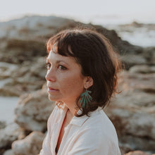 Load image into Gallery viewer, Matisse Tranclucent Brown lrg