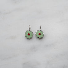 Load image into Gallery viewer, Enamel flower 5