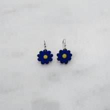 Load image into Gallery viewer, Enamel flower 6