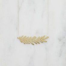 Load image into Gallery viewer, Horizontal fern
