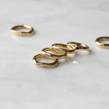 Load image into Gallery viewer, Brass ring 4
